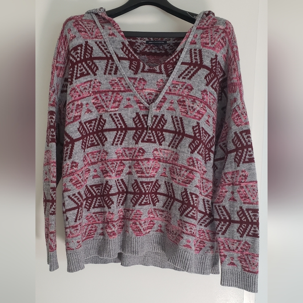 American Eagle Outfitters Gray and Burgundy V-Neck Sweater